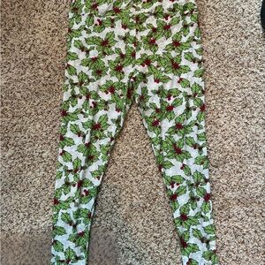LuLaRoe Green and Red Holly Print Leggings